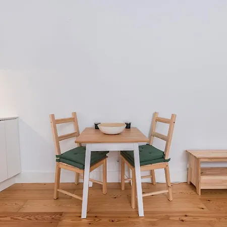 Whome Lisbon's Elite A Stylish & Modern W Patio Apartment *