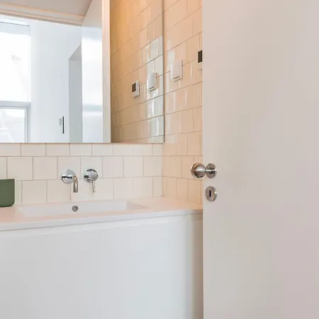 Apartment Whome Lisbon's Elite A Stylish & Modern W Patio Lisbon