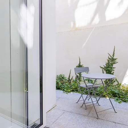 Whome Lisbon's Elite A Stylish & Modern W Patio Apartment