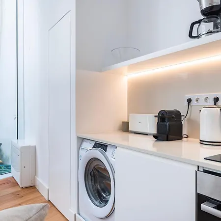 Apartment Whome Lisbon's Elite A Stylish & Modern W Patio Lisbon