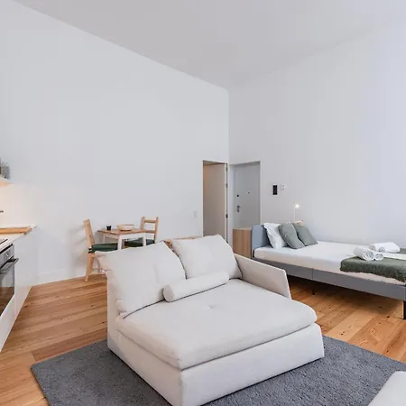 Apartment Whome Lisbon's Elite A Stylish & Modern W Patio Lisbon