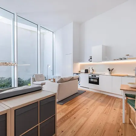 Whome Lisbon's Elite A Stylish & Modern W Patio Apartment