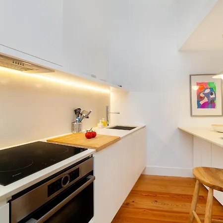 Whome Lisbon's Elite A Stylish & Modern W Patio Apartman Lisboa